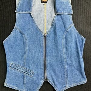 👖✨ Vintage Women’s East West USA Denim Vest Size S ✨👖